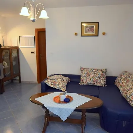 Appartement Jozefina - Barbecue Malinska
