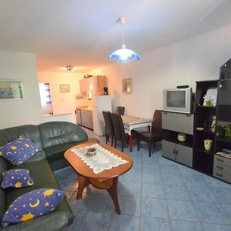 Appartement Jozefina - Barbecue Malinska